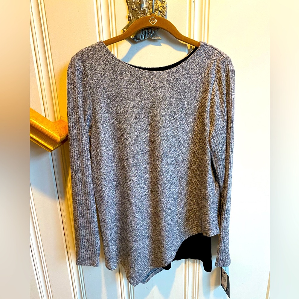 I.N. studio blouse Size small Heather grey